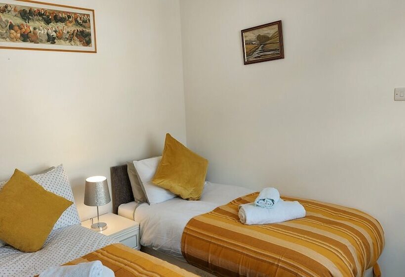 إقامة Victoria Heights   Beautiful 3 Bed In Gillingham K