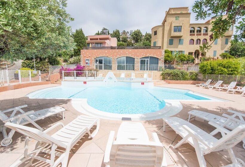 אתר נופש Village Vacances Lou Castelet