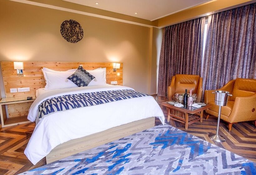 استراحتگاه Naturevilas Sarovar Premiere Manali