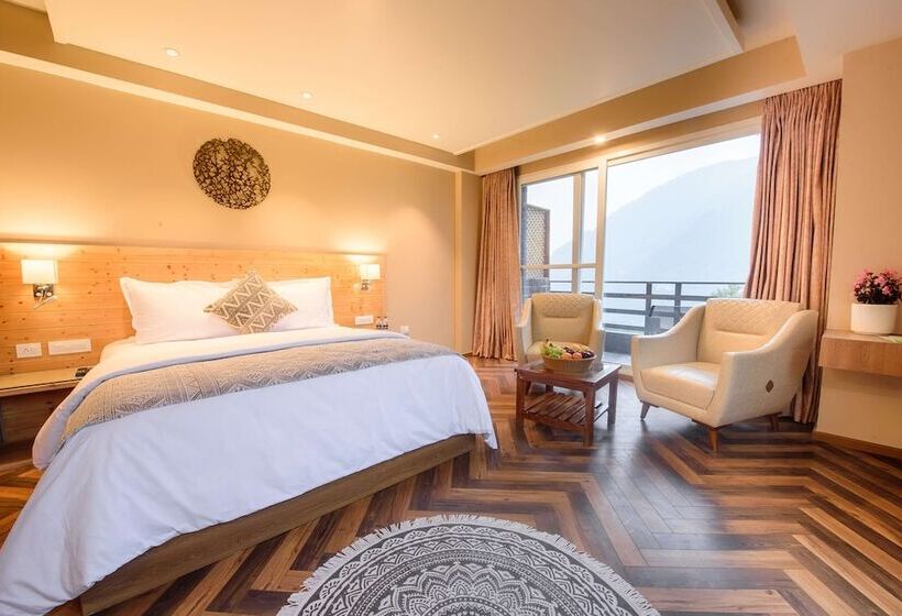 استراحتگاه Naturevilas Sarovar Premiere Manali