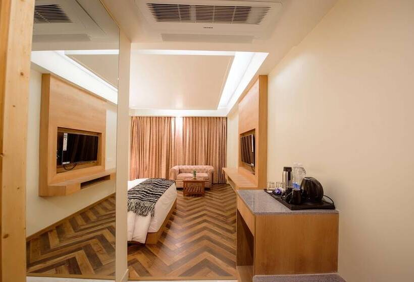 استراحتگاه Naturevilas Sarovar Premiere Manali