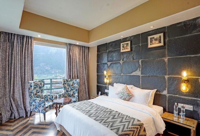 استراحتگاه Naturevilas Sarovar Premiere Manali