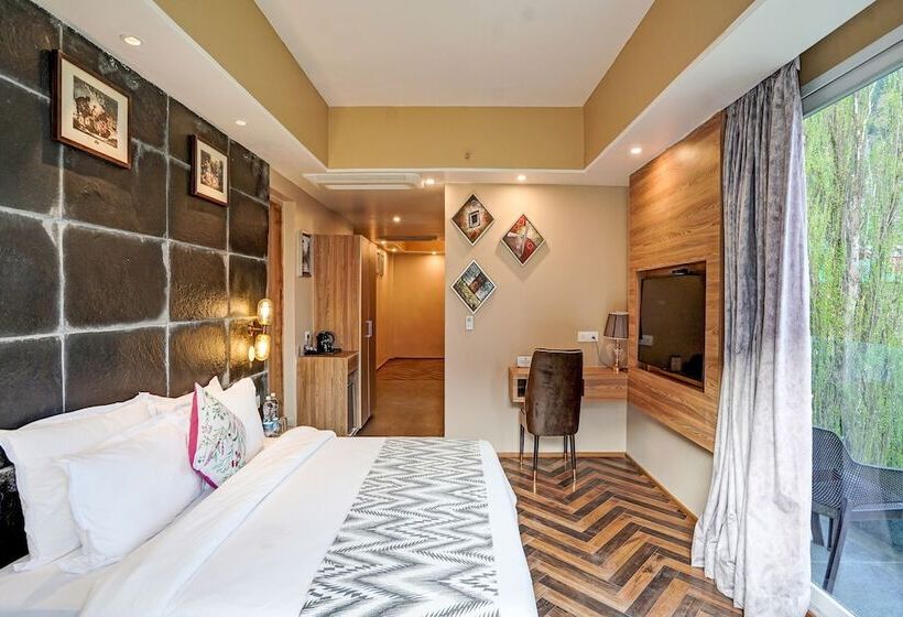 استراحتگاه Naturevilas Sarovar Premiere Manali