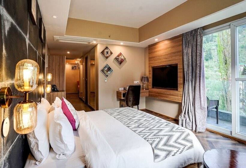 استراحتگاه Naturevilas Sarovar Premiere Manali