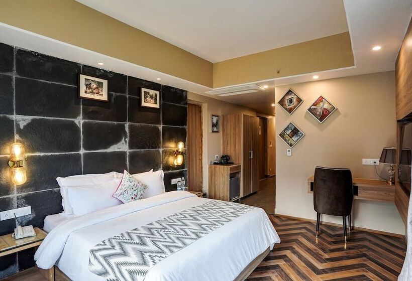 استراحتگاه Naturevilas Sarovar Premiere Manali