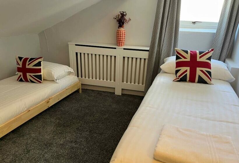 渡假胜地  The North Wales Gathering   Hot Tub Sleeps Up To 16