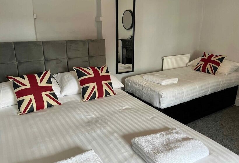 渡假胜地  The North Wales Gathering   Hot Tub Sleeps Up To 16