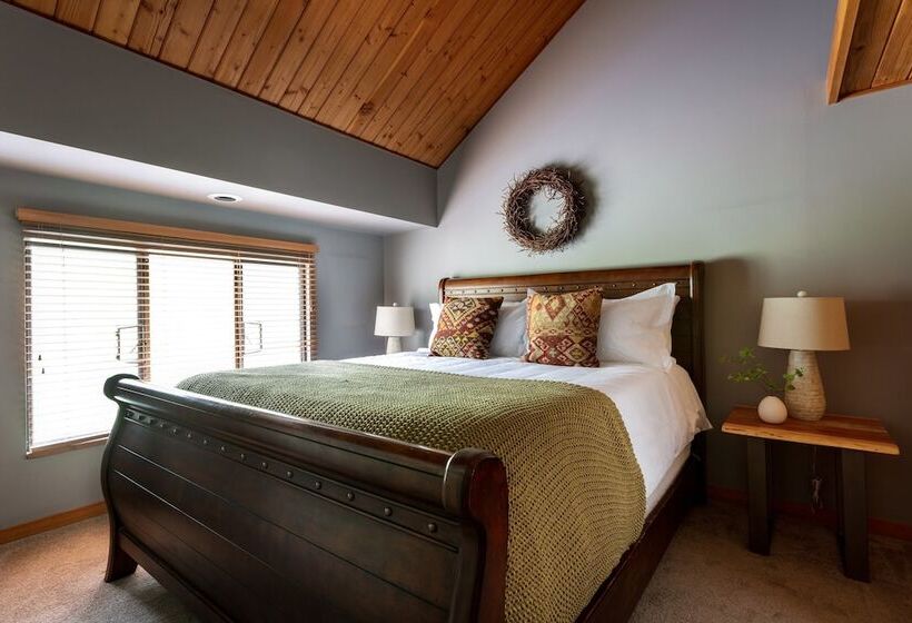 Skylight By Avantstay Elevated Mountain Home W/ Hot Tub, Billiards, Large Patio