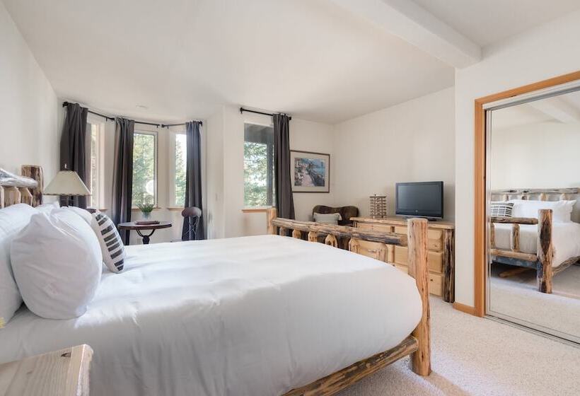 Sparrow By Avantstay Modern Mountain Retreat W/ Hot Tub, Pool Table & Games!