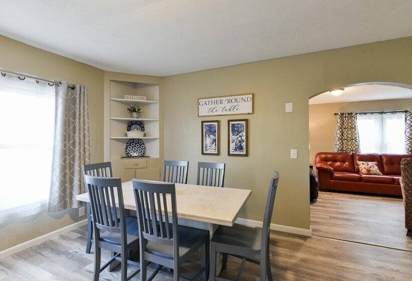 Stay N Play   Downtown Branson   Free Trolley Or Walk To All The Fun!!