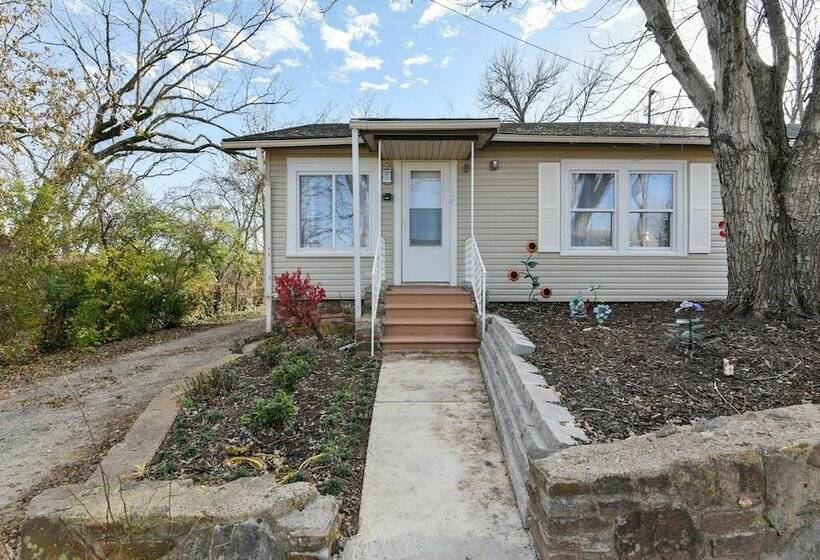 Stay N Play   Downtown Branson   Free Trolley Or Walk To All The Fun!!