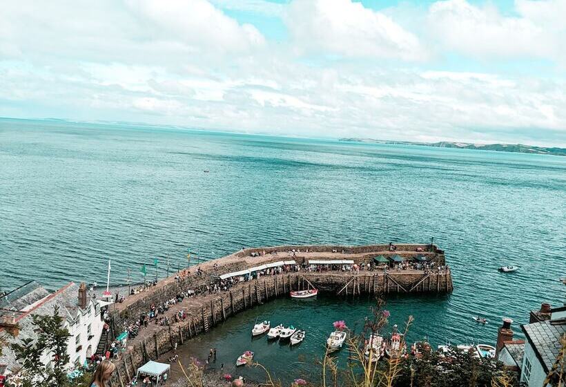 Stunning Shepherd S Hut Retreat, North Devon