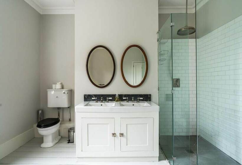 Stylish 3bd Family Home In Shepherd Bush