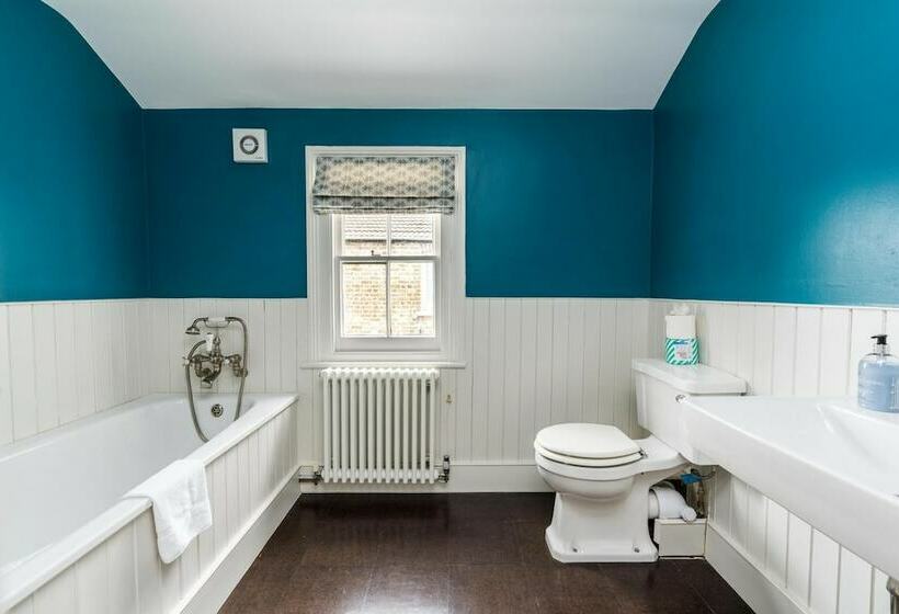 Stylish 3bd Family Home In Shepherd Bush