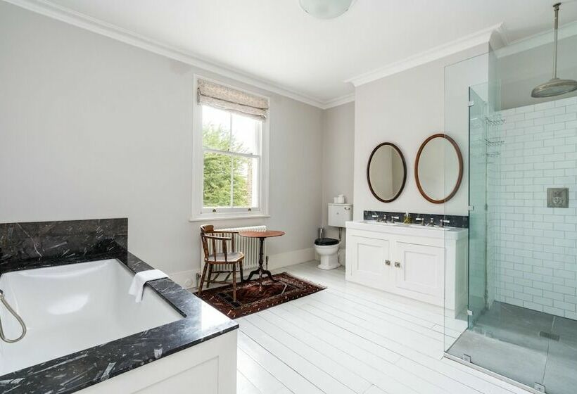 Stylish 3bd Family Home In Shepherd Bush