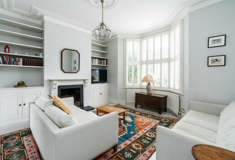 Stylish 3bd Family Home In Shepherd Bush