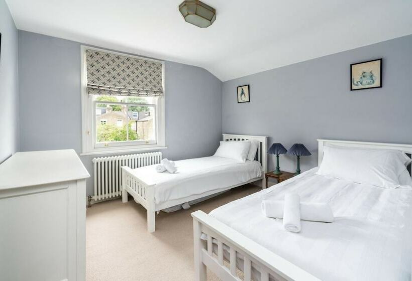 Stylish 3bd Family Home In Shepherd Bush