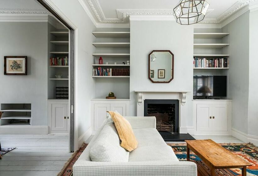 Stylish 3bd Family Home In Shepherd Bush