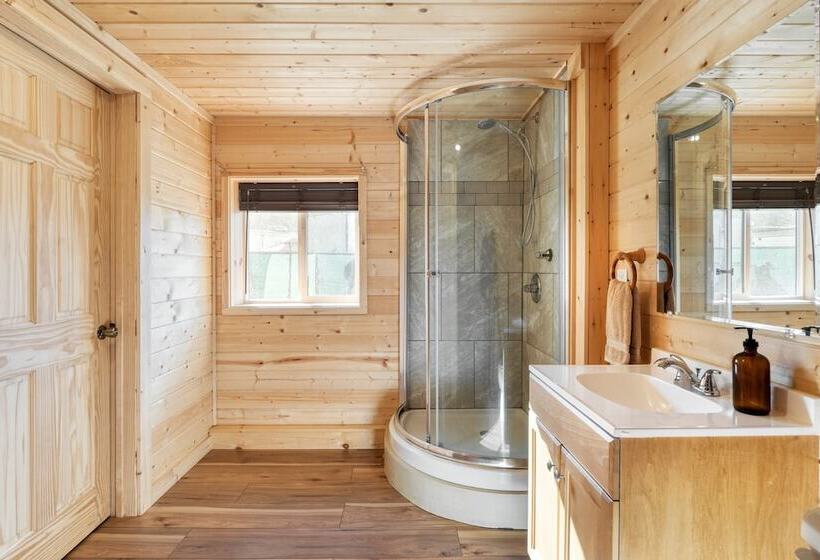 Sugar Cove By Avantstay Cabin By The River! W/ Hot Tub, Pool Table & Guest House!