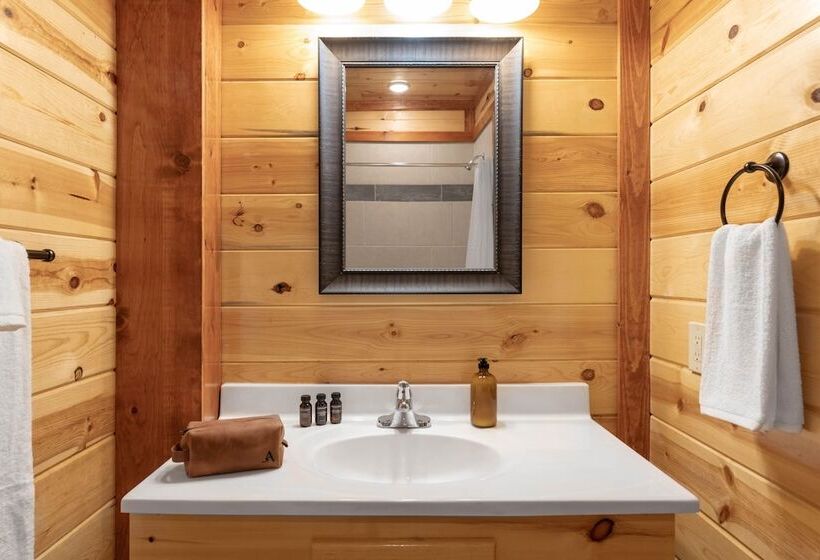 Sugarland By Avantstay Sleeps 28! Home Theatre! Two Hot Tubs! Indoor Pool! Incredible Views!