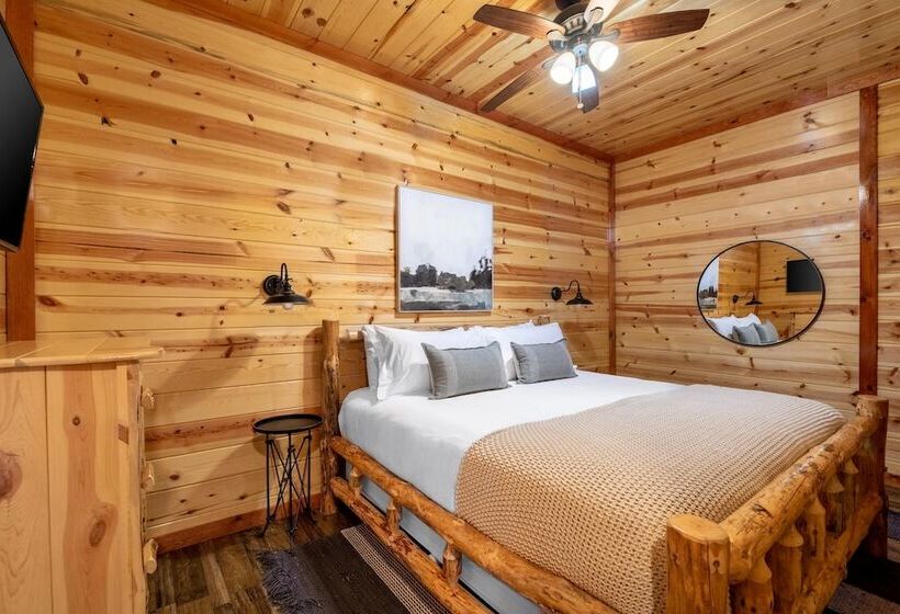 Sugarland By Avantstay Sleeps 28! Home Theatre! Two Hot Tubs! Indoor Pool! Incredible Views!