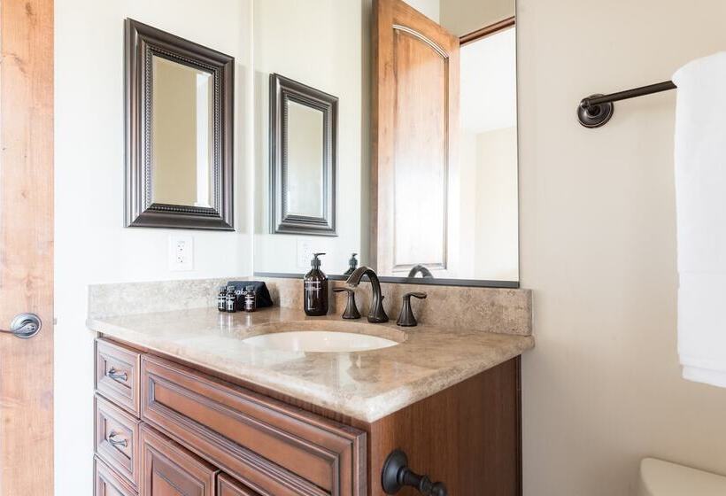 Sunbeam By Avantstay Elegant, Private Desert Home W/ Infinity Pool, Spa & View