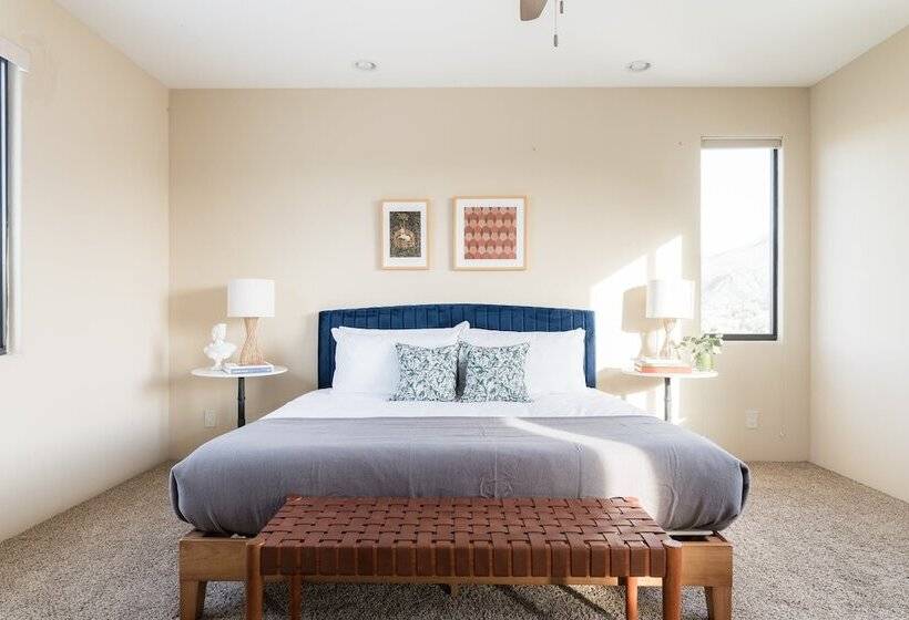 Sunbeam By Avantstay Elegant, Private Desert Home W/ Infinity Pool, Spa & View