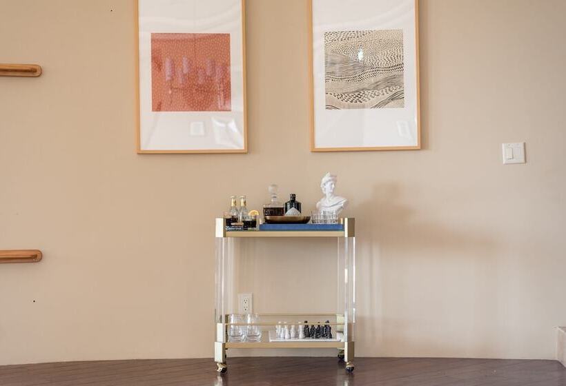 Sunbeam By Avantstay Elegant, Private Desert Home W/ Infinity Pool, Spa & View