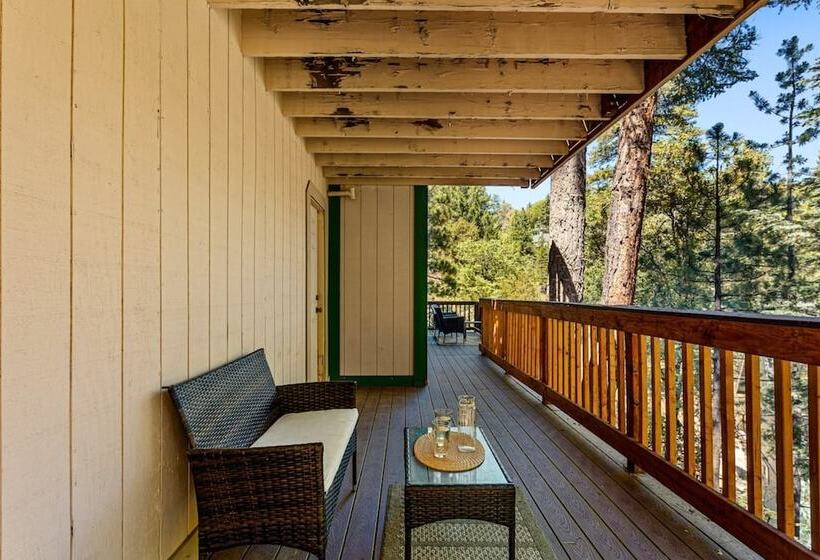 Sutter Ln By Avantstay Beautifully Remodeled Kitchen,4cabin Chic Bedrooms