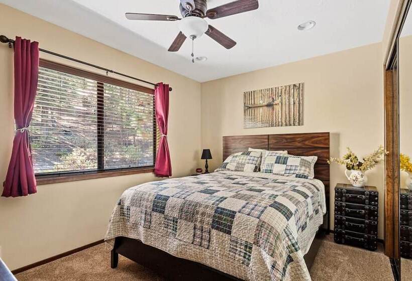 Sutter Ln By Avantstay Beautifully Remodeled Kitchen,4cabin Chic Bedrooms
