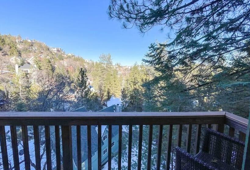 Sutter Ln By Avantstay Beautifully Remodeled Kitchen,4cabin Chic Bedrooms