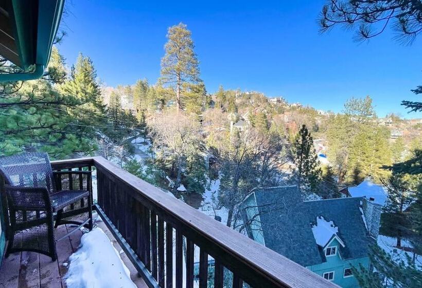 Sutter Ln By Avantstay Beautifully Remodeled Kitchen,4cabin Chic Bedrooms