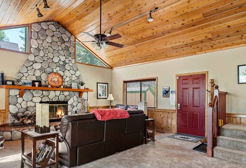 Sutter Ln By Avantstay Beautifully Remodeled Kitchen,4cabin Chic Bedrooms