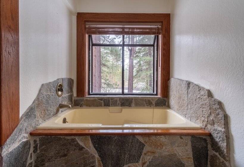 Tarly By Avantstay 5mins To Diamond Peak Skiing W/ Hot Tub In Incline Village