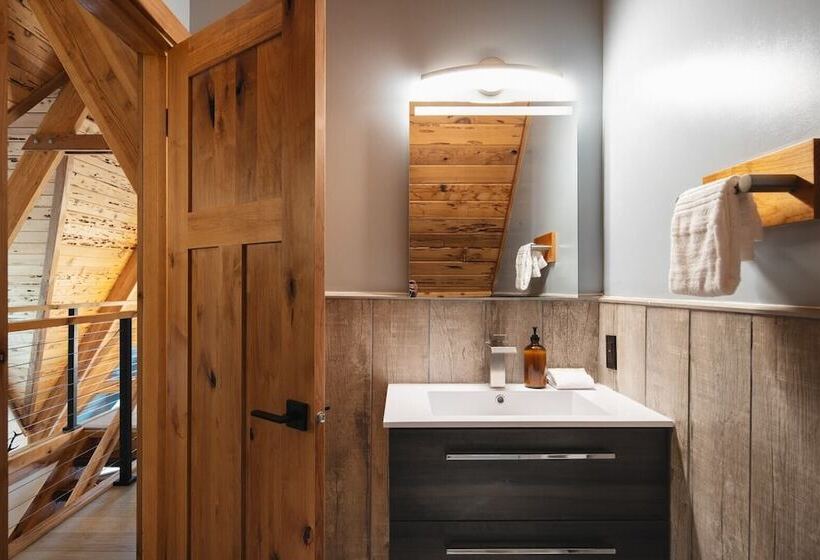 Timberline By Avantstay Stunning Chalet Cabin W/ Hot Tub, Pool Table & Home Theater!