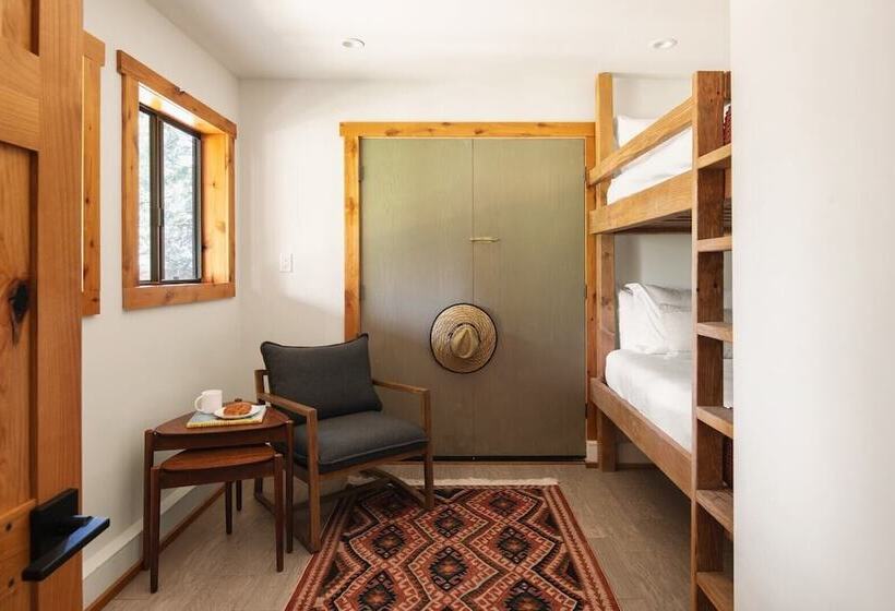 Timberline By Avantstay Stunning Chalet Cabin W/ Hot Tub, Pool Table & Home Theater!