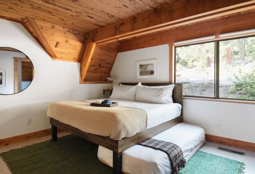 Timberline By Avantstay Stunning Chalet Cabin W/ Hot Tub, Pool Table & Home Theater!