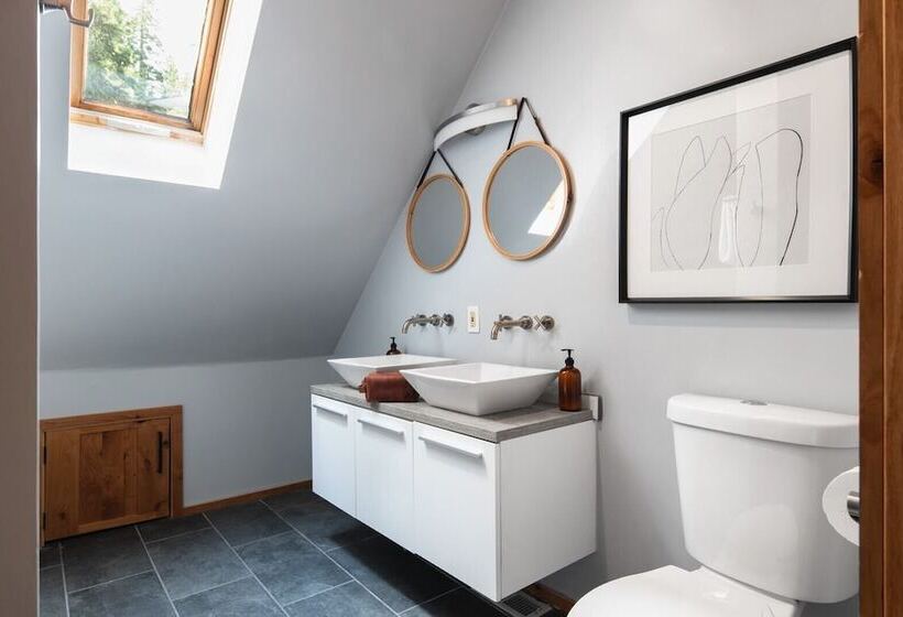 Timberline By Avantstay Stunning Chalet Cabin W/ Hot Tub, Pool Table & Home Theater!