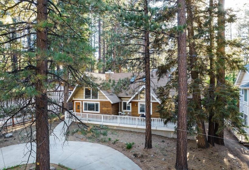 Hartwood By Avantstay Cozy Big Bear Abode W/ Spacious Deck & Stone Fireplace
