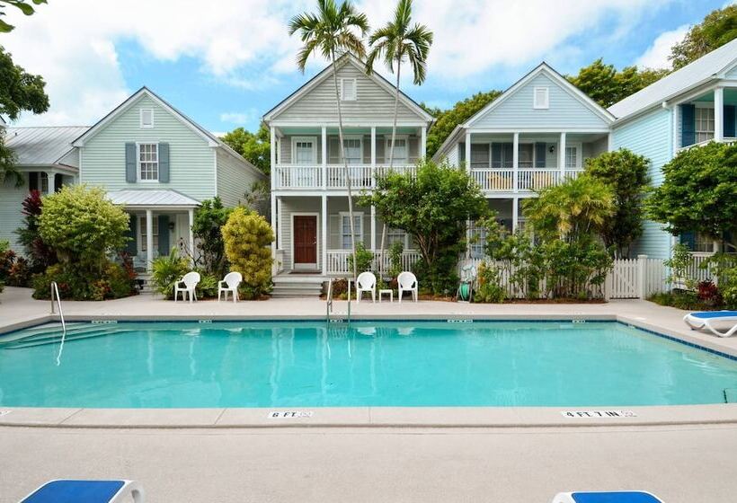 Tumi S Time Out By Avantstay Heart Of Old Town W/ Shared Pool Month Long Stays Only