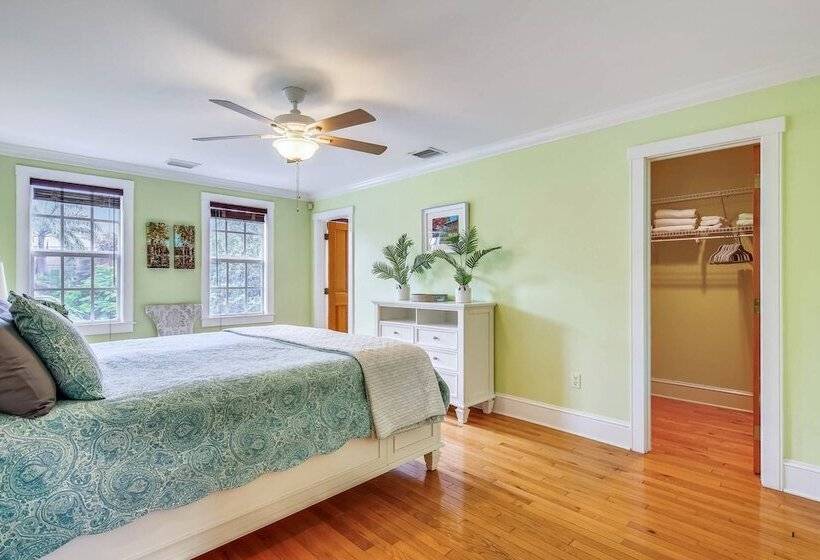 Tumi S Time Out By Avantstay Heart Of Old Town W/ Shared Pool Month Long Stays Only