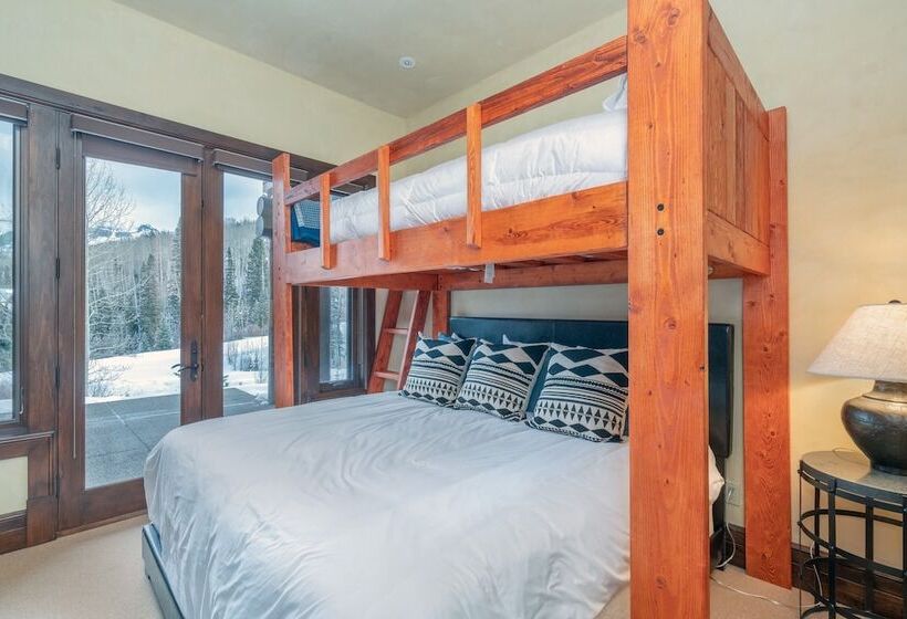 Villas At Tristant 137 By Avantstay Ski In/ Ski Out Home W/ Panoramic Views & Hot Tub