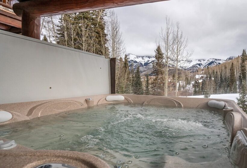Villas At Tristant 137 By Avantstay Ski In/ Ski Out Home W/ Panoramic Views & Hot Tub