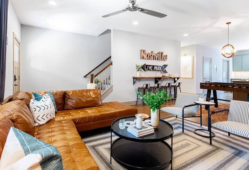 Waverly By Avantstay Nashville Inspired Townhome W/ Luxury Kitchen, Pool Table
