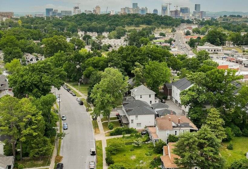 Waverly By Avantstay Nashville Inspired Townhome W/ Luxury Kitchen, Pool Table
