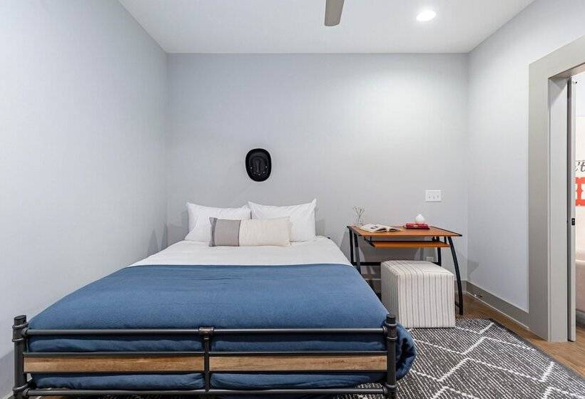 Waverly By Avantstay Nashville Inspired Townhome W/ Luxury Kitchen, Pool Table