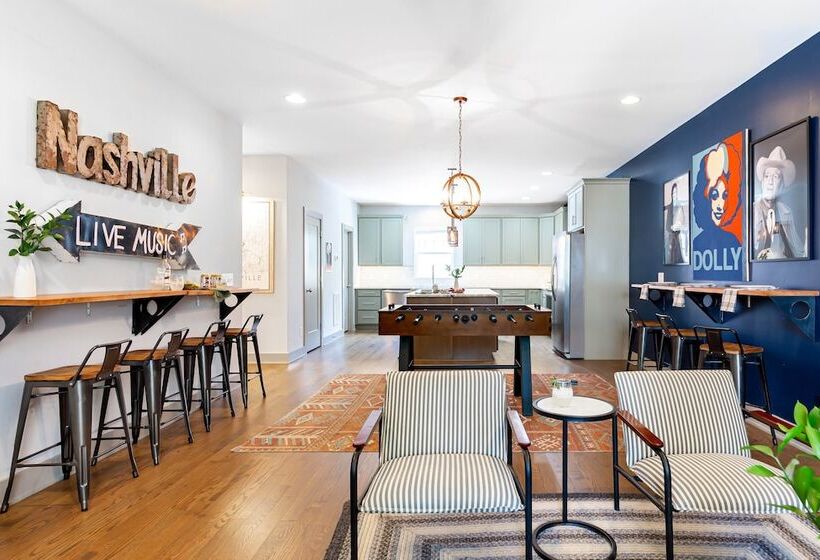 Waverly By Avantstay Nashville Inspired Townhome W/ Luxury Kitchen, Pool Table