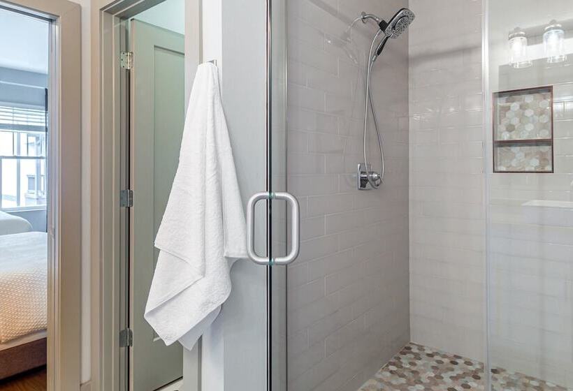 Waverly By Avantstay Nashville Inspired Townhome W/ Luxury Kitchen, Pool Table