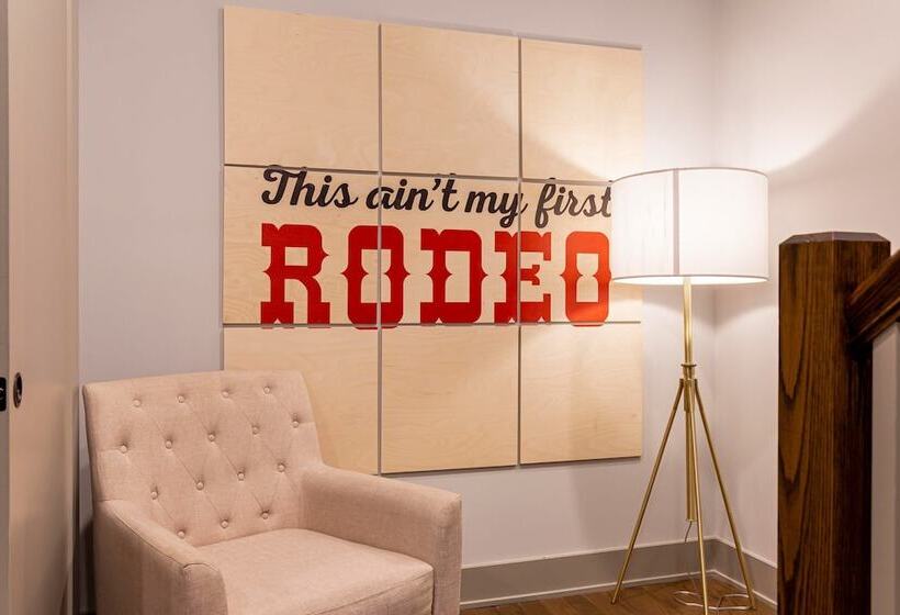 Waverly By Avantstay Nashville Inspired Townhome W/ Luxury Kitchen, Pool Table