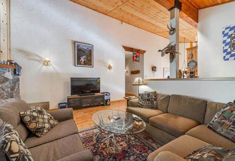 Wolf S Lair By Avantstay Swiss Chalet W/ Private Hot Tub & Access To Northstar Resort Community